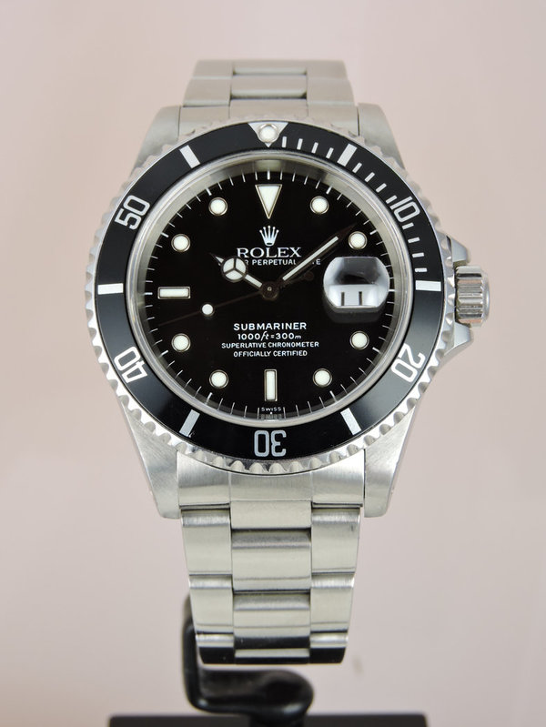 1998 Rolex Submariner Date 16610 - serviced w. Box